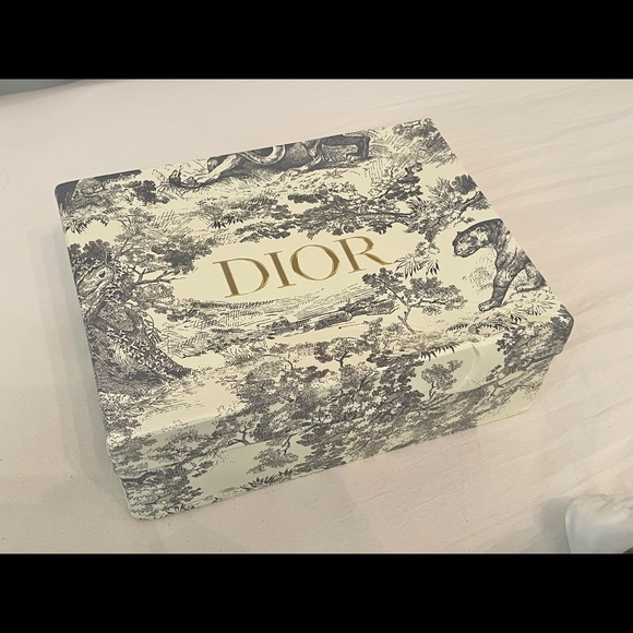 Brand new just opened in pics dior purse leather - Picture 2 of 5